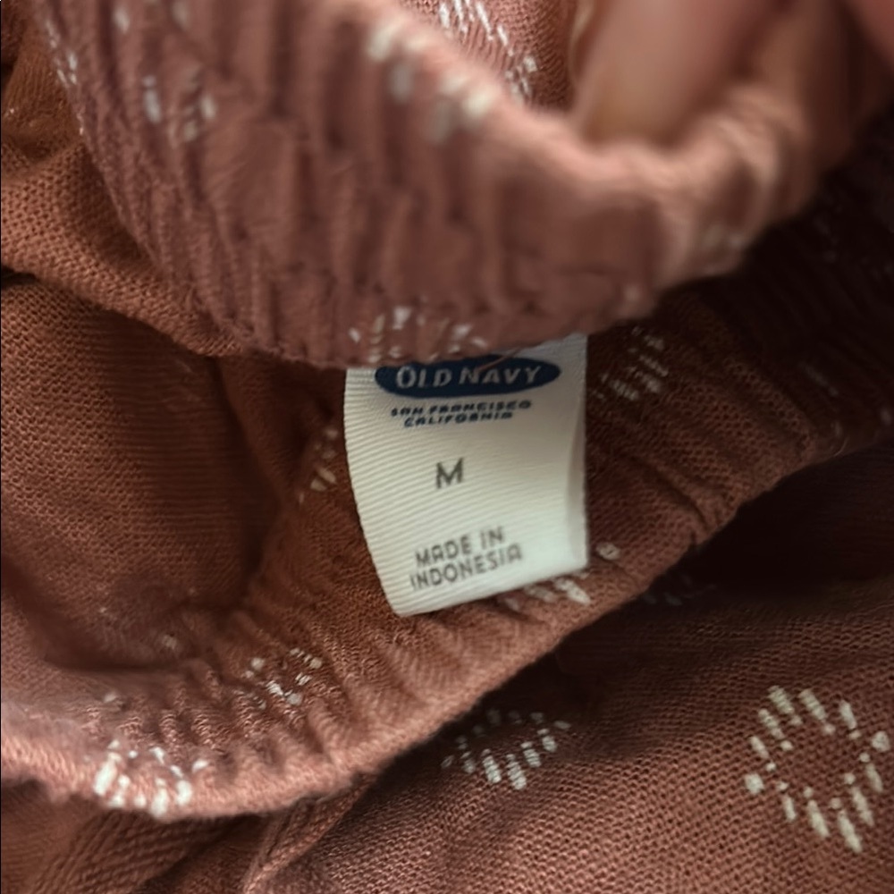 Old Navy Women's Printed Pull-on Shorts - Picture 3 of 3